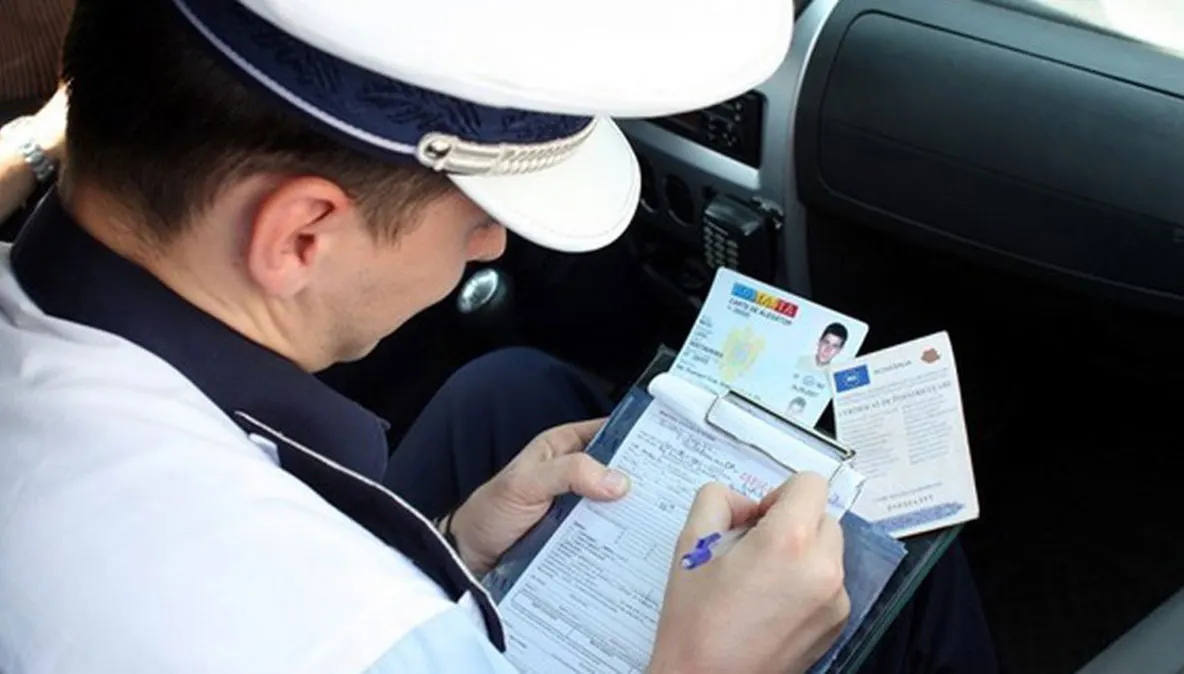 Tânăr prins la volanul unei mașini neînmatriculate, băut și fără a deține carnet de conducere
