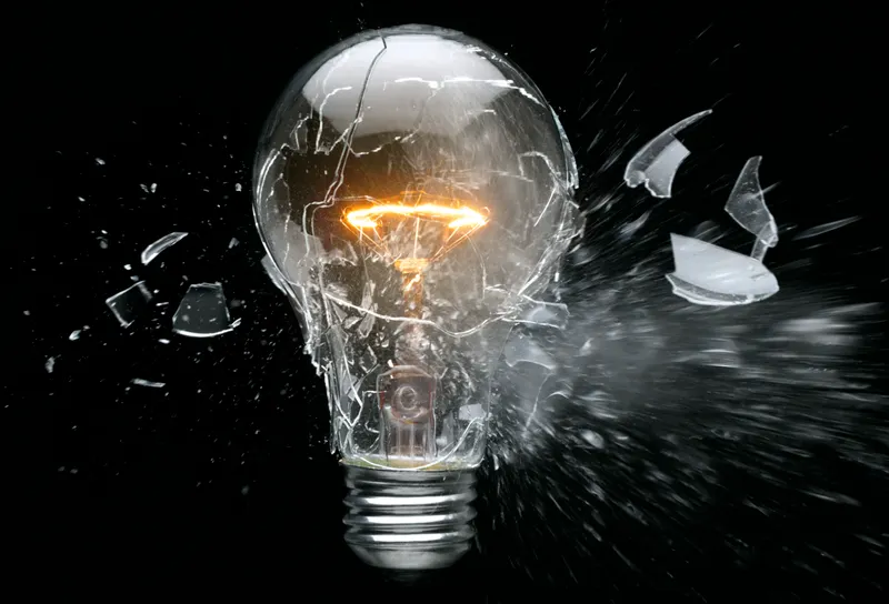 Cinci străzi din Mediaș rămân joi fără curent electric