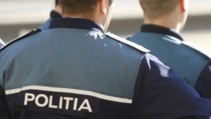 Polițistul acuzat de agresiune sexuală asupra a două minore a fost arestat pentru 18 zile