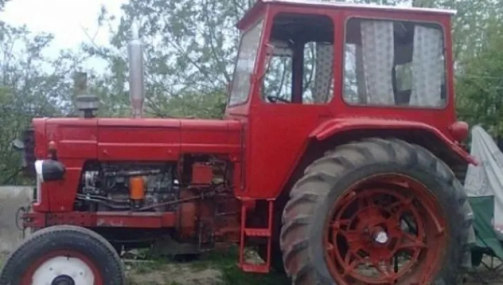UPDATE: Bărbatul din Sibiel care s-a răsturnat cu tractorul a decedat