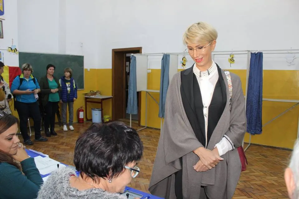 Raluca Turcan: „Referendumul este însă confiscat de infractorii și semianalfabeții din această guvernare ”
