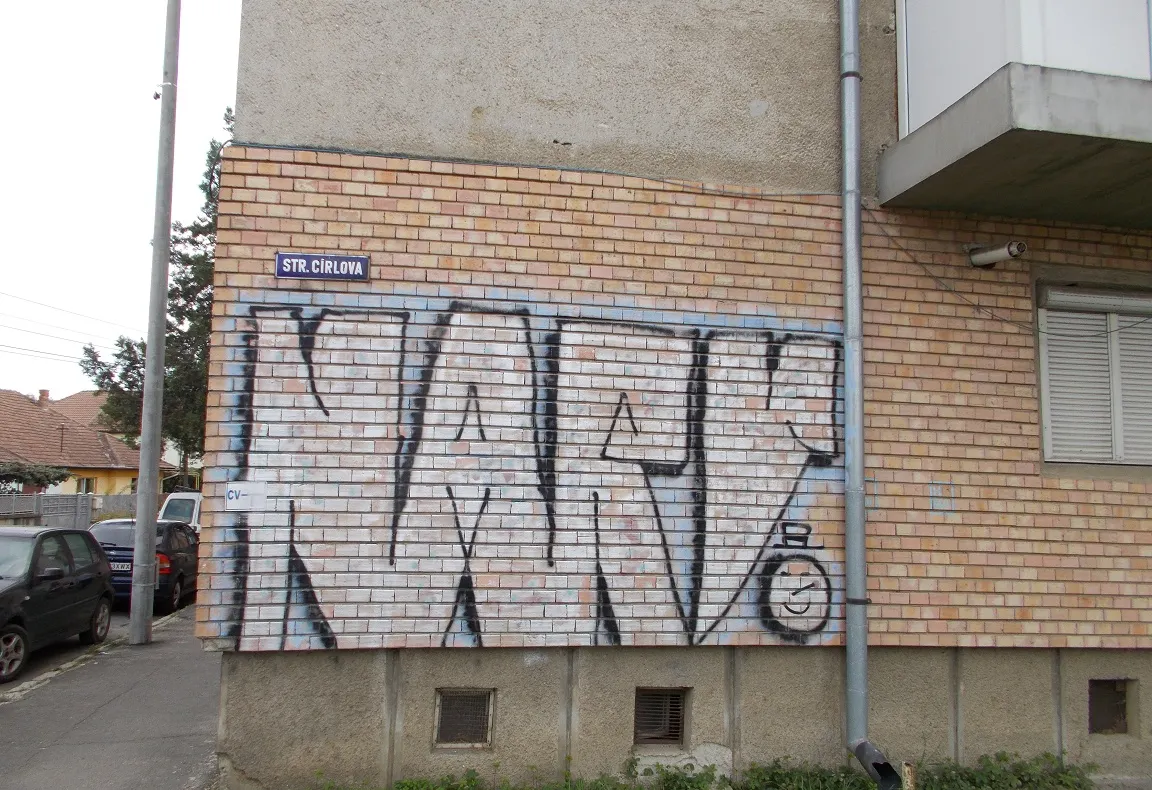 Primăria Sibiu a depus plângeri penale la Poliție, din cauza graffiti-ului
