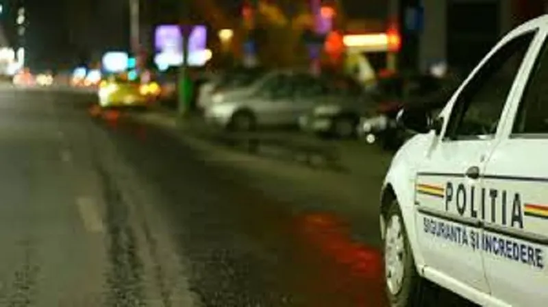 Biciclist de 14 ani a intrat într-o maşină parcată, pe o stradă din Mediaş