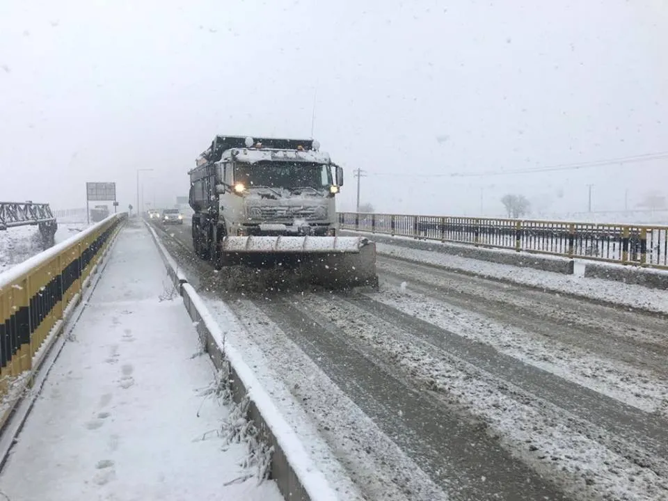 Se circulă în condiții de iarnă în județul Sibiu!