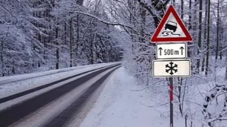 Peste 200 de tone de sare îmtrăștiate pe drumurile naționale din Sibiu