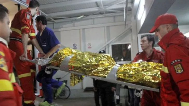 Tânărul ars de la Piatra Neamţ a ajuns în Belgia. Pintea, la Sibiu: "Starea lui este foarte gravă. Şansele sunt de 50 - 50!"