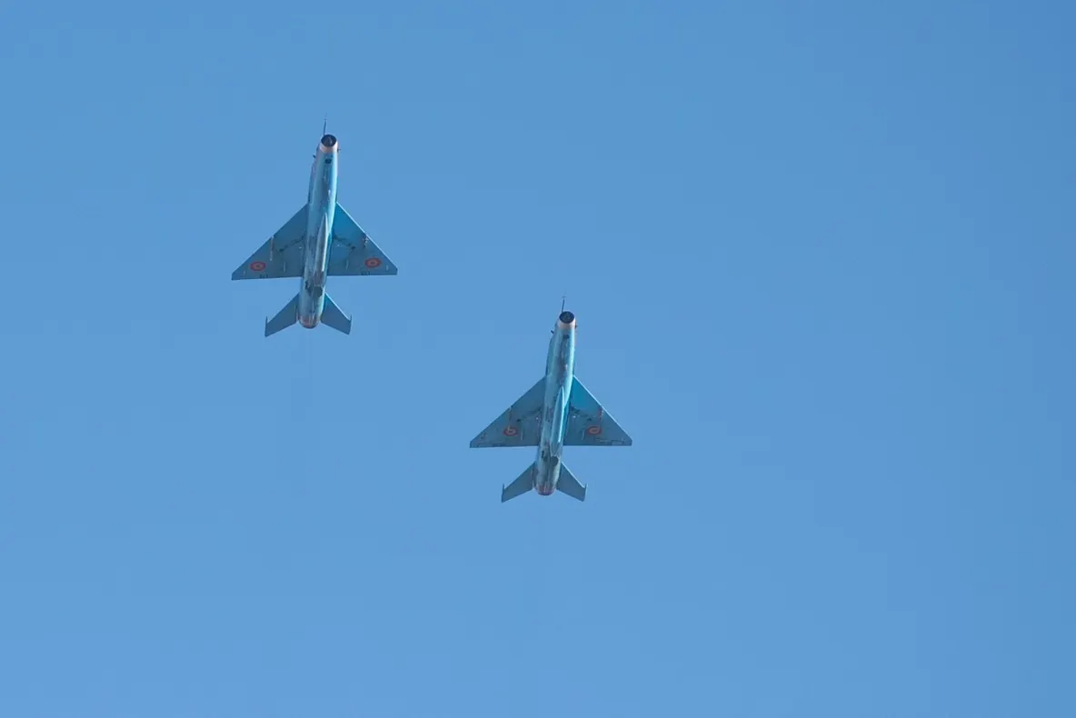 PREMIERĂ/ Bulevardul Corneliu Coposu, survolat de aeronave militare, cu ocazia Zilei Naționale a României