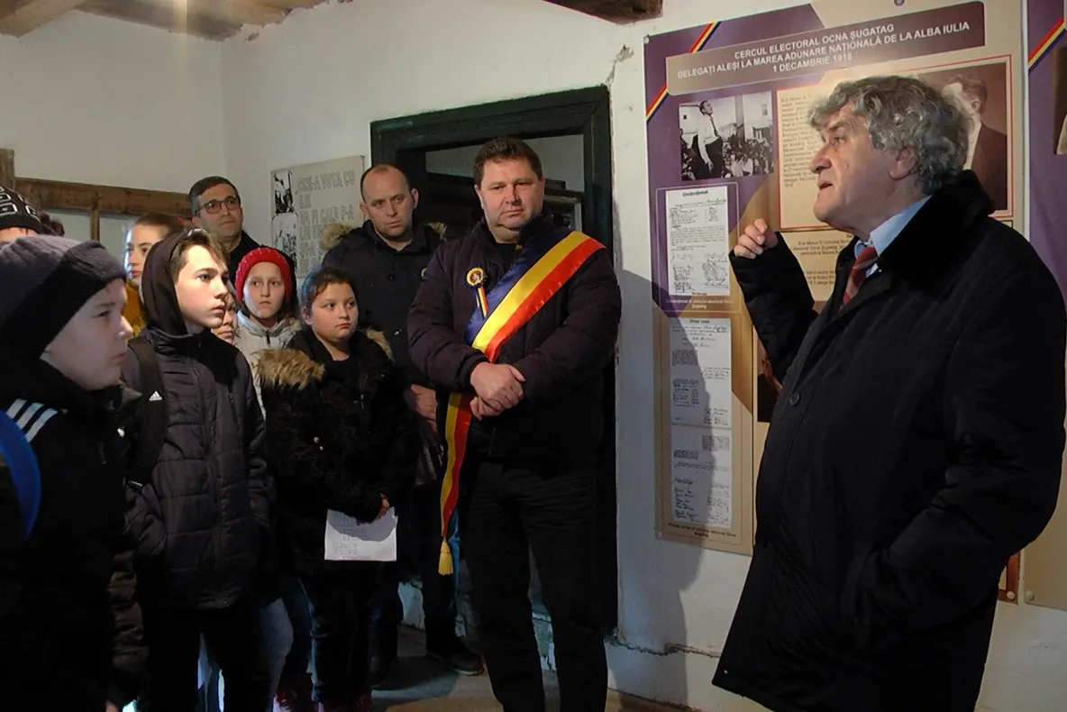 Regele Mihai I, omagiat la Colegiul Naţional "Octavian Goga"