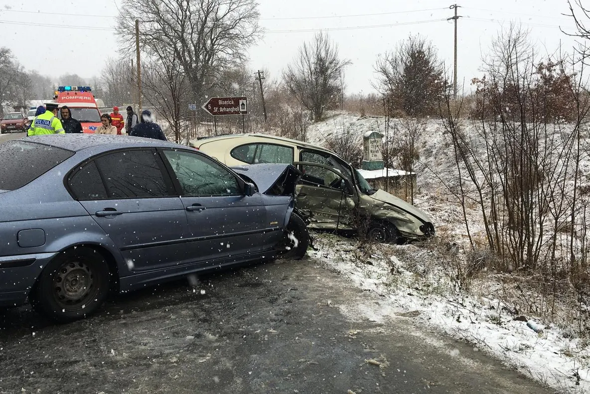 Accident cu două victime la ieșire din Nocrich