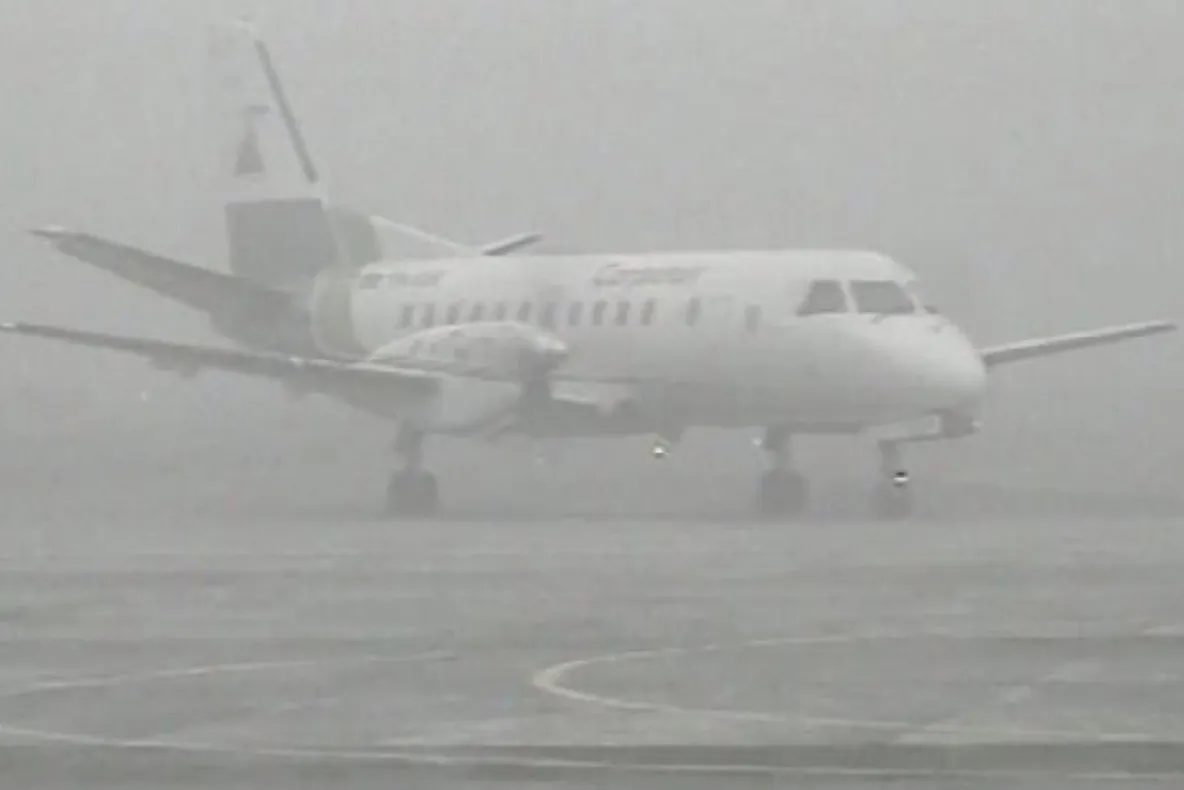 Două curse anulate pe Aeroportul Sibiu din cauza ceții