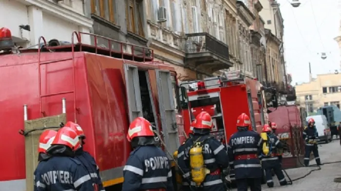 UPDATE | Incendiu la o magazie a unui operator economic din Mediaș. Intervin pompierii