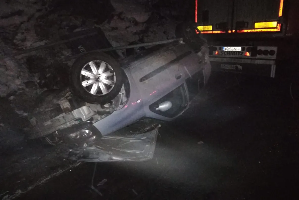 UPDATE: Foto/Video: Patru mașini implicate într-un accident pe Valea Oltului