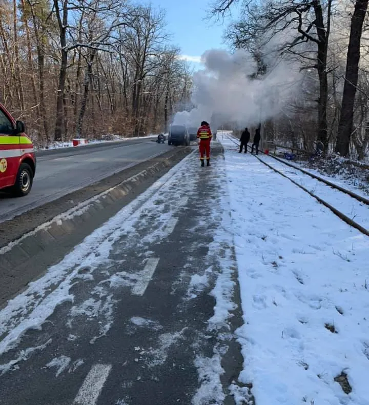 Incendiu la un autoturism, între Sibiu și Rășinari
