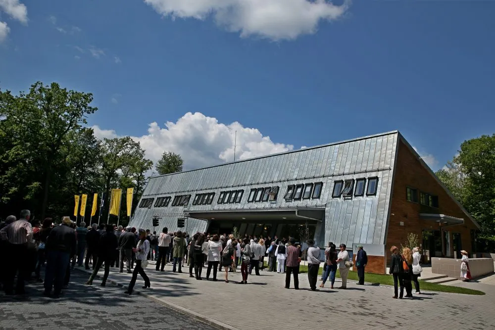Galeriile de Artă din Pavilionul Muzeului Astra se închid pentru inventar