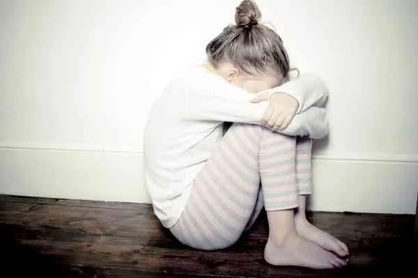Fetiță de 13 ani violată de doi indivizi în Mediaș