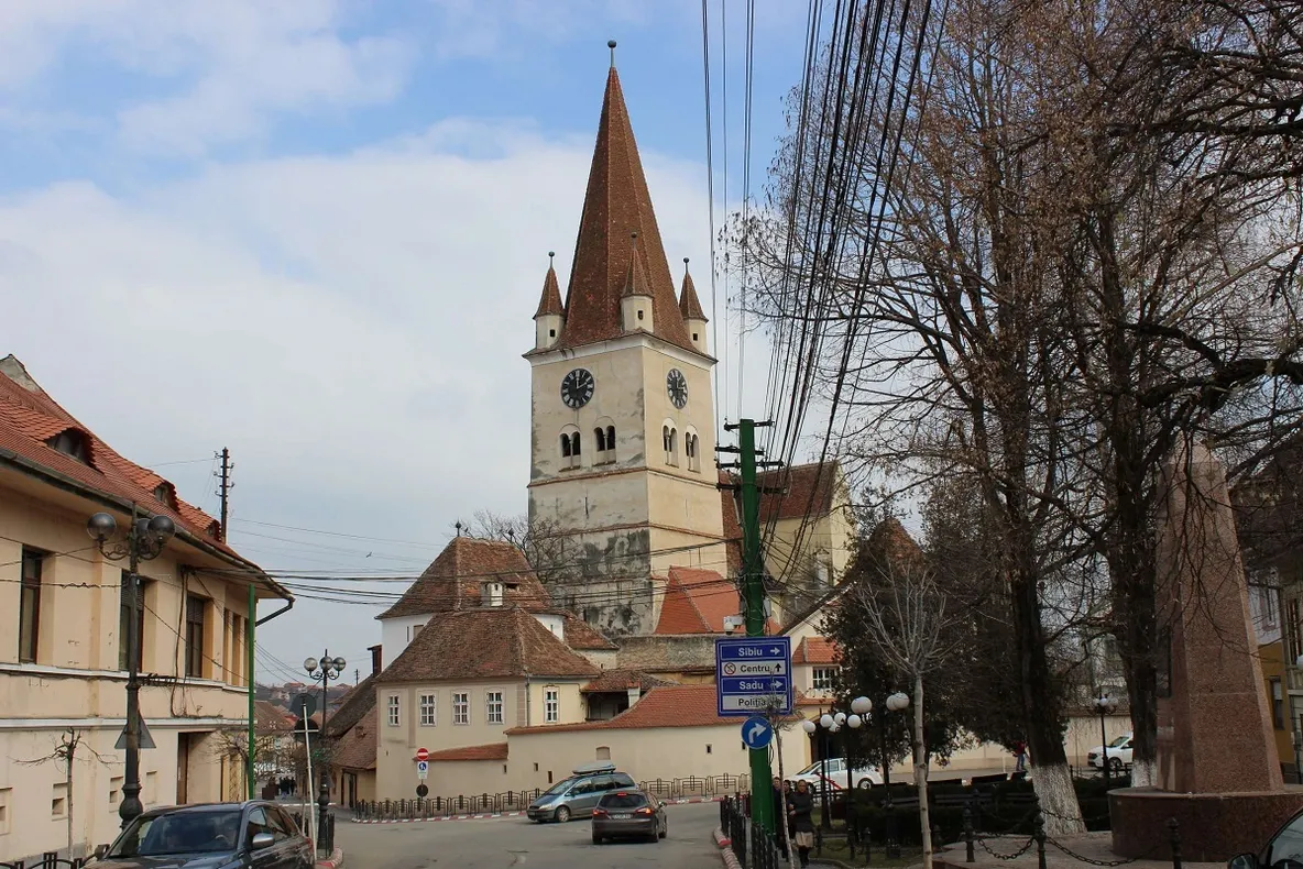 Au început lucrările de reabilitare la Biserica Evanghelică Fortificată din Cisnădie