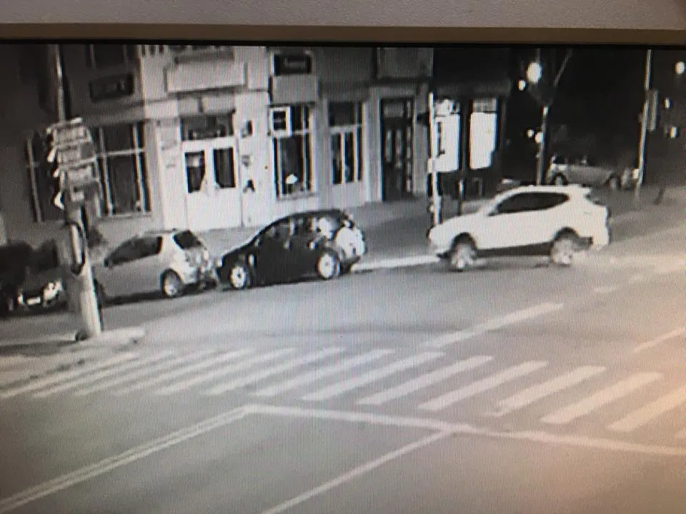 Un tânăr fără permis a ajuns la spital în stare gravă după ce a produs un accident