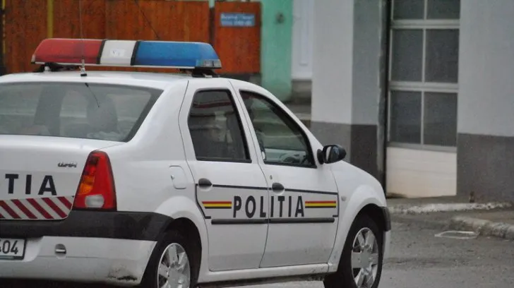 Femeie lovită de mașină în timp ce traversa neregulamentar