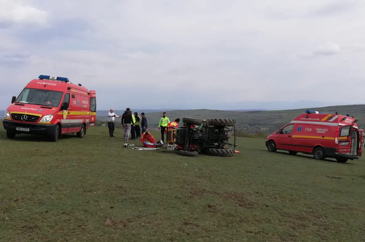 UPDATE: Tânărul din Alămor prins sub un tractor a decedat