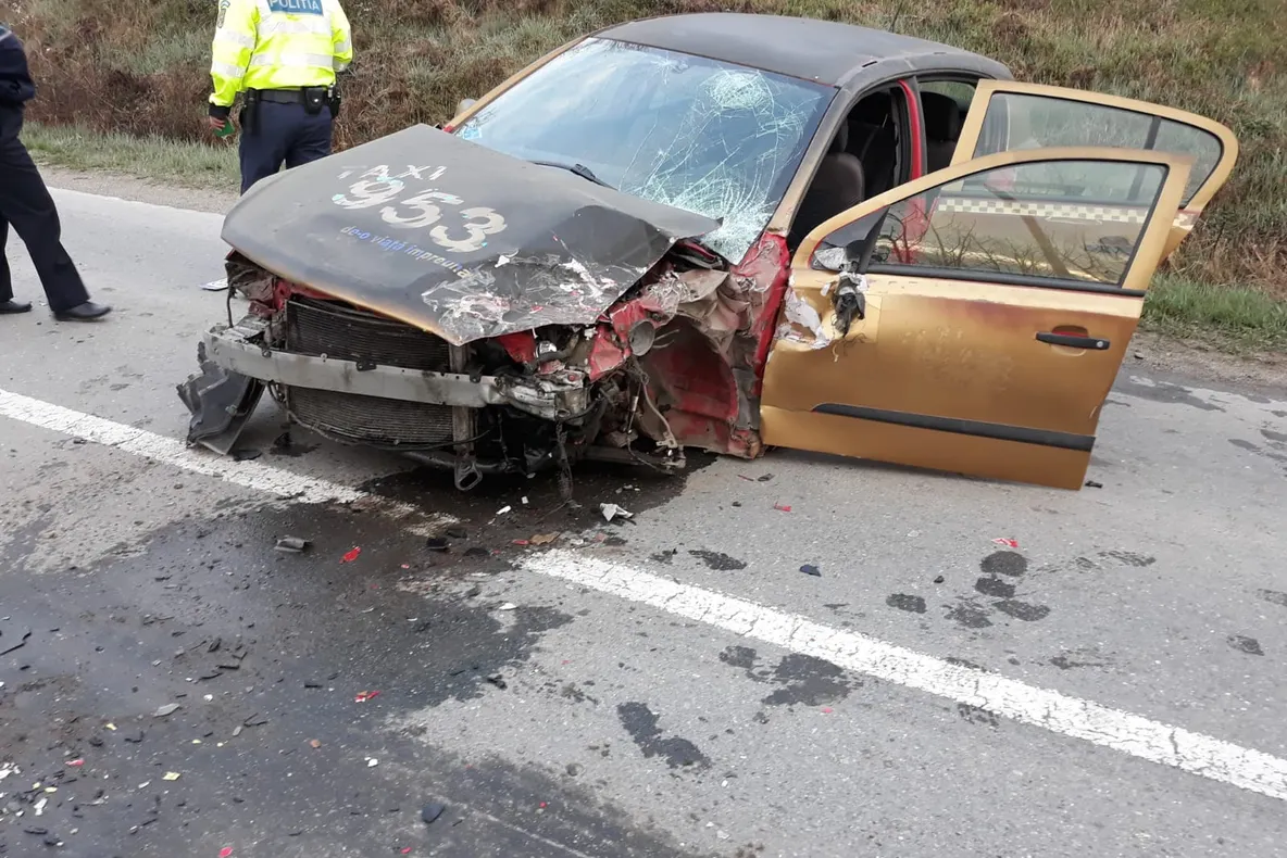 Două persoane rănite într-un accient la Marpod