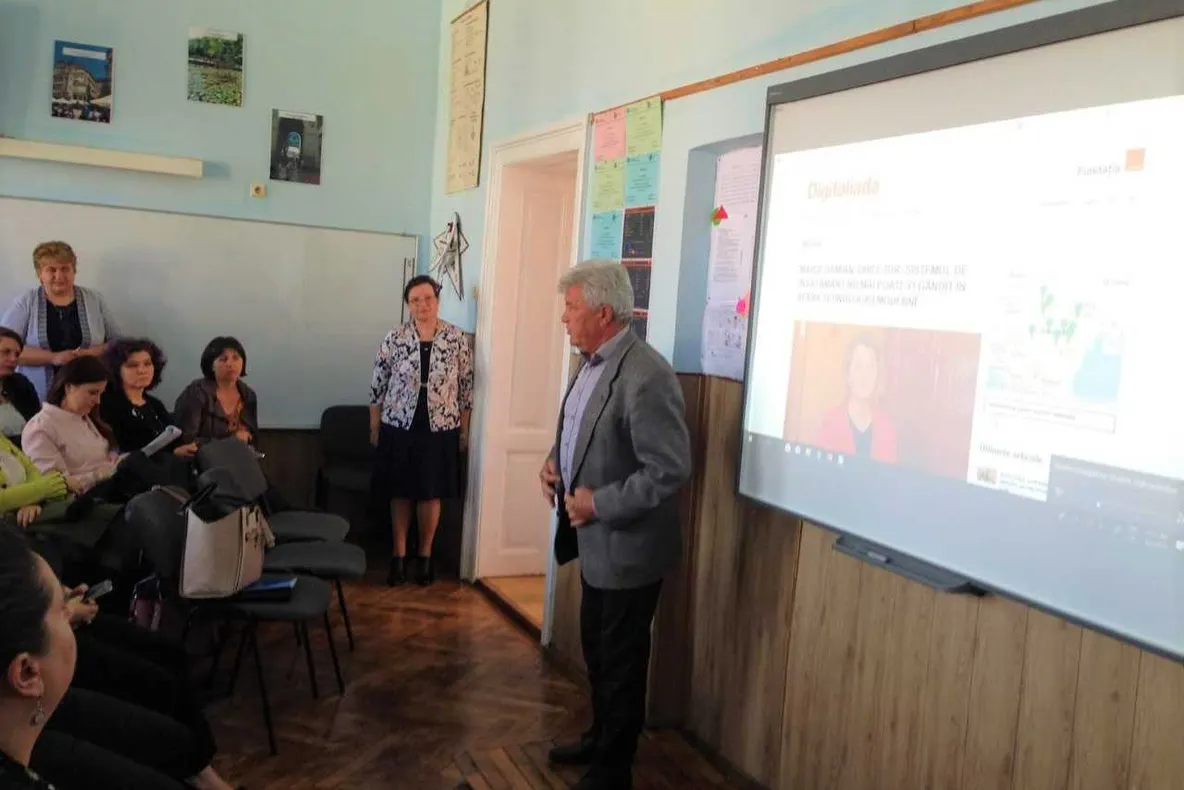 Digitaliada a ajuns la Racovița