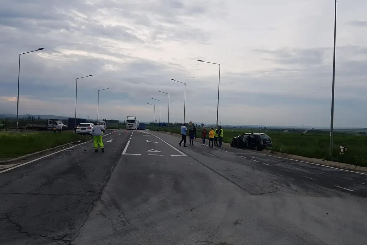 Accident pe Calea Șurii Mici. O tânără de 24 de ani a ajuns la spital