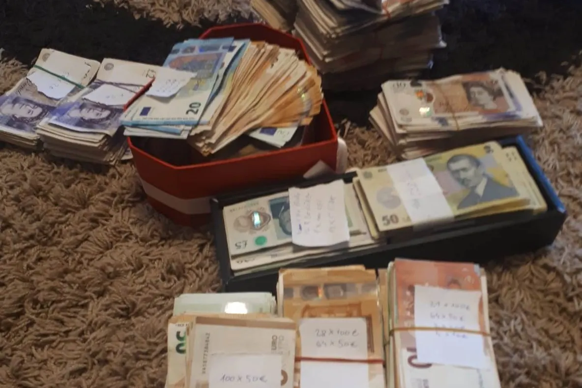 Un sibian a intrat cu mașina într-un motociclist. Victima a avut nevoie de îngrijiri medicale