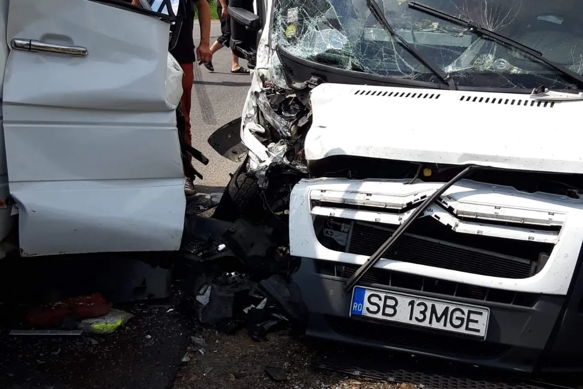 Femeie rănită într-un accident pe DN 1