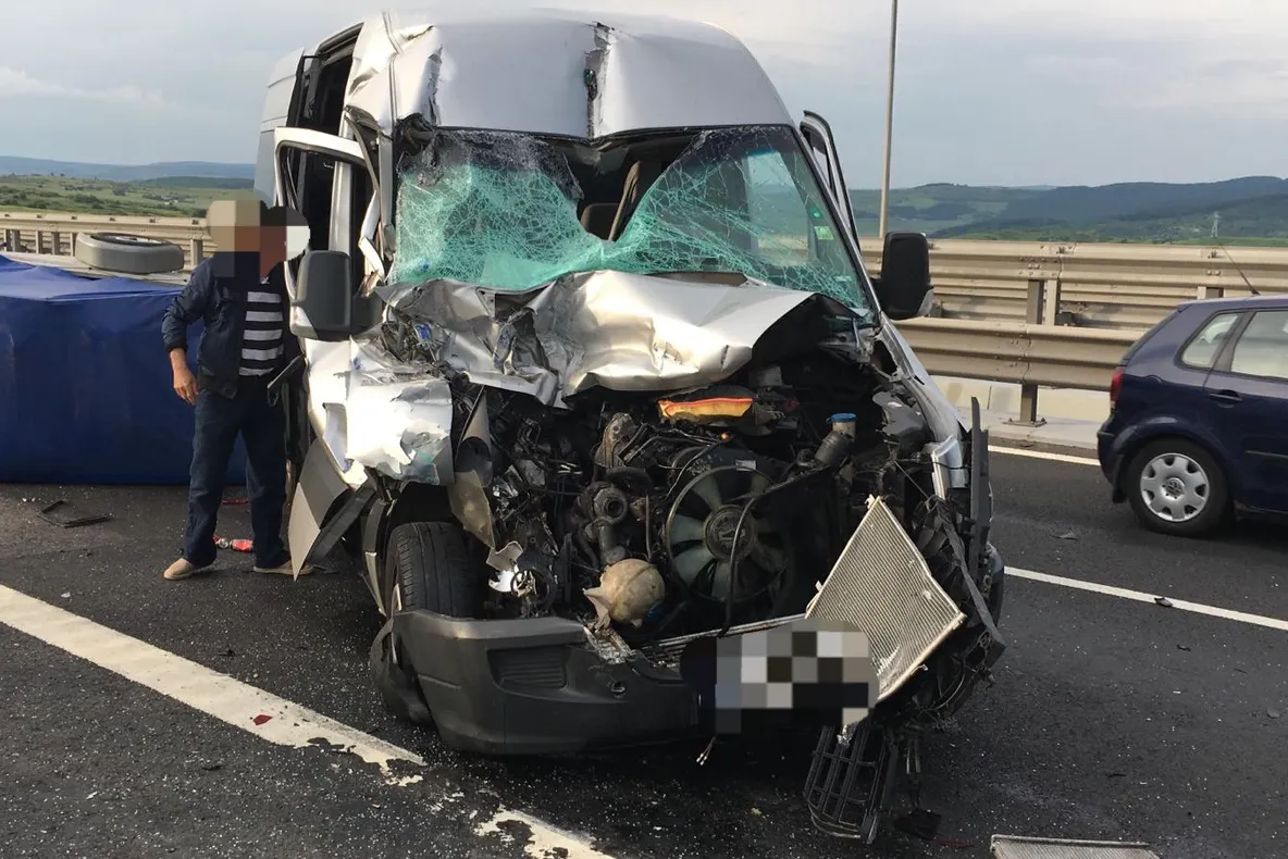 Doi cetățeni străini au ajuns la spital în urma unui accident pe A1