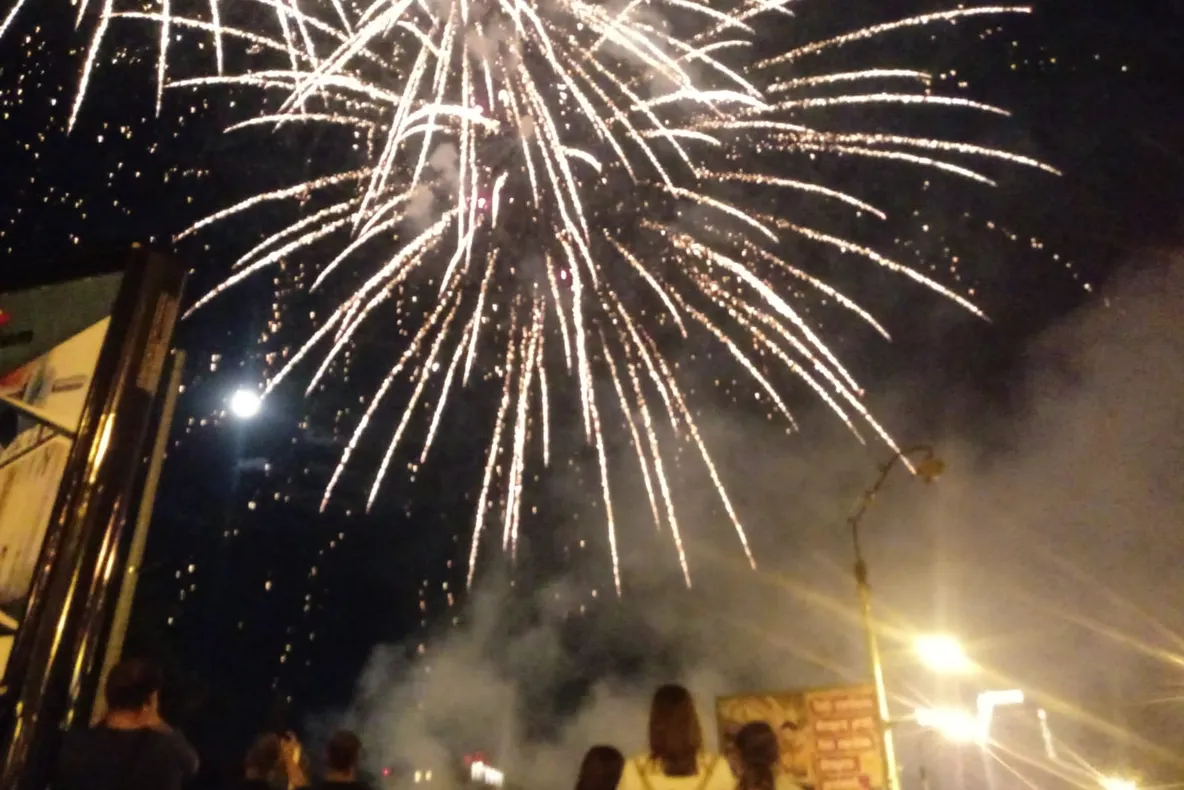 VIDEO | Prima zi a FITS 2019, încheiată cu un foc de artificii, în Piața Teatrului