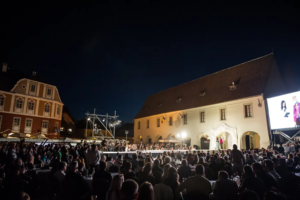 Sibiul, capitala mondială a modei. Începe Feeric Fashion Week!