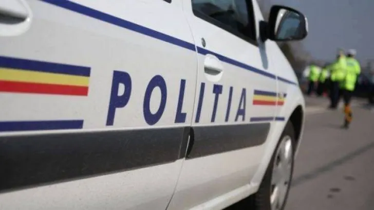 Dosar penal pentru o tânără de 18 ani, care a condus fără permis, și pentru proprietarul mașinii