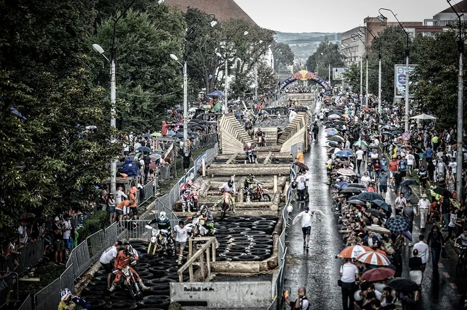 Restricții în trafic pentru desfășurarea Red Bull Romaniacs
