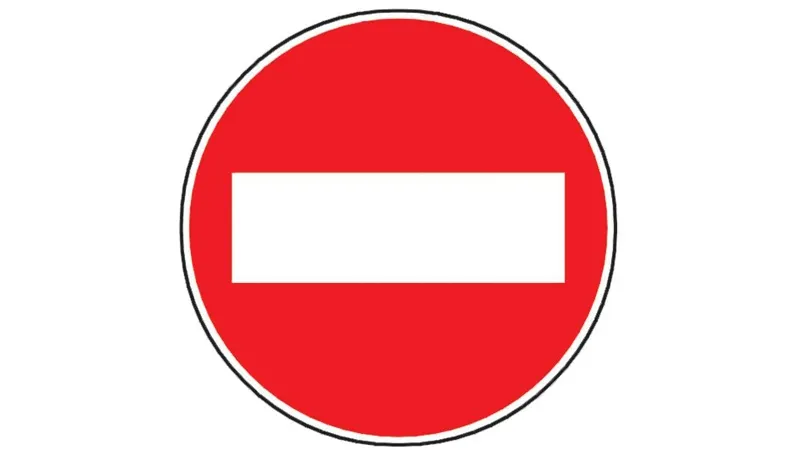 UPDATE: Traficul a fost realuat pe 9 Mai și Ocnei. În coletul suspect erau haine