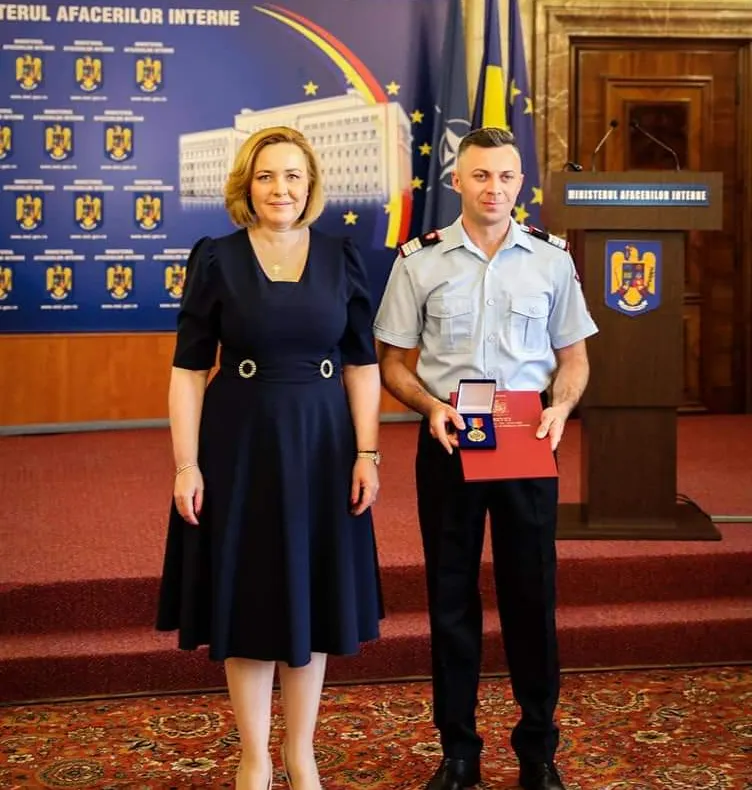 Pompier premiat după o postare pe facebook