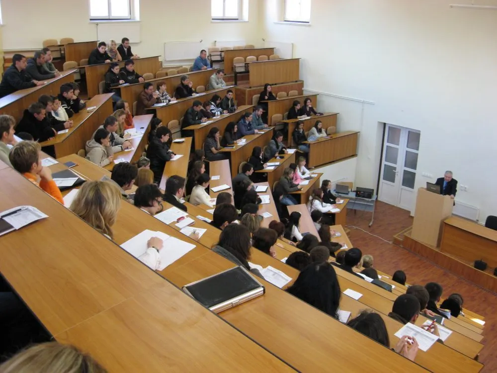 Patru studenți vorbesc într-o scrisoare deschisă despre discriminările de la ULBS. Care este răspunsul universității