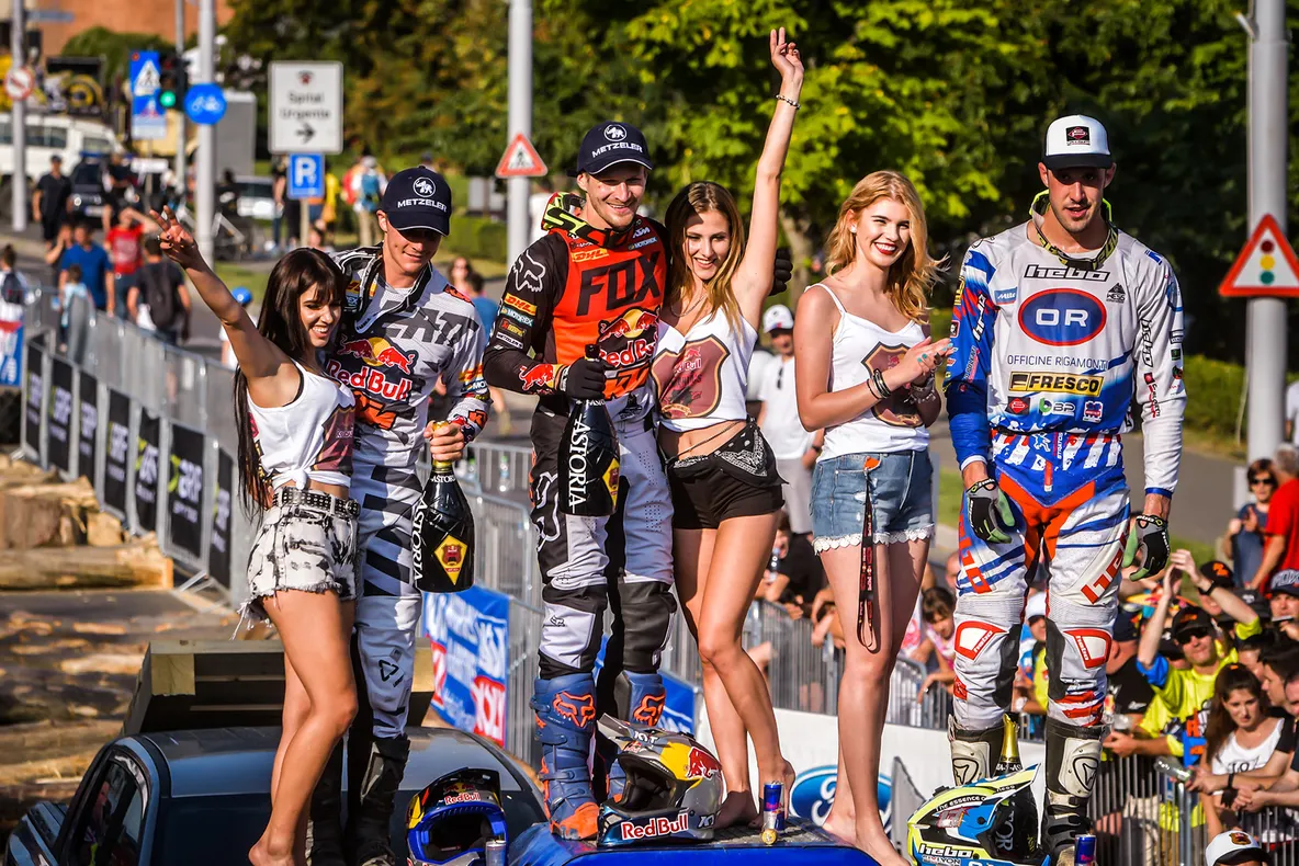 Taddy Blazusiak, câştigător al Prologului Red Bull Romaniacs