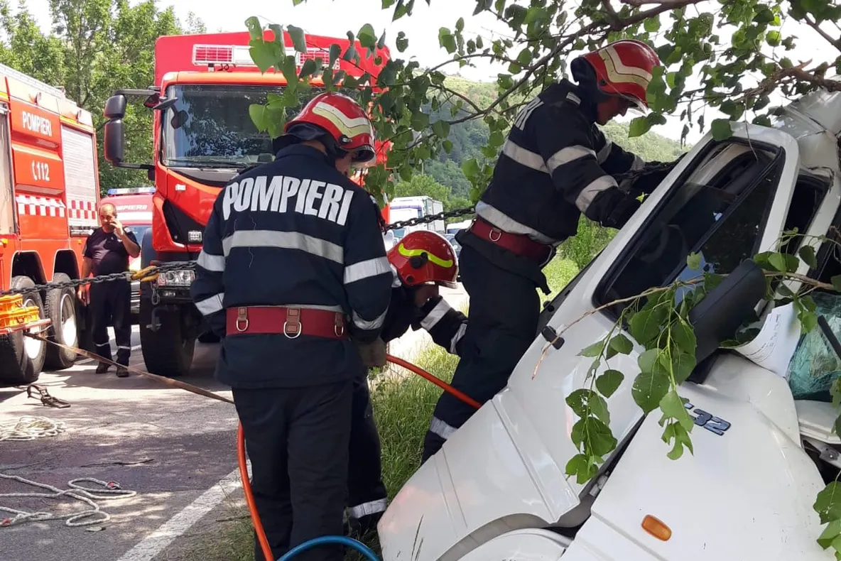 Accident rutier la Nocrich. Sunt implicate cinci persoane între care și doi copii