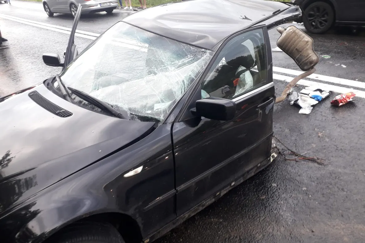 UPDATE/FOTO/Fântânița Haiducului: Tânărul rănit în accident a decedat la spital