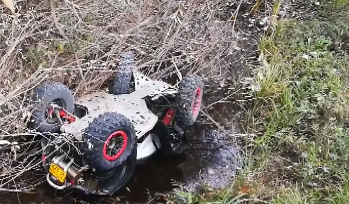 Un bărbat a ajuns la Urgențe, după ce s-a răsturnat cu ATV-ul
