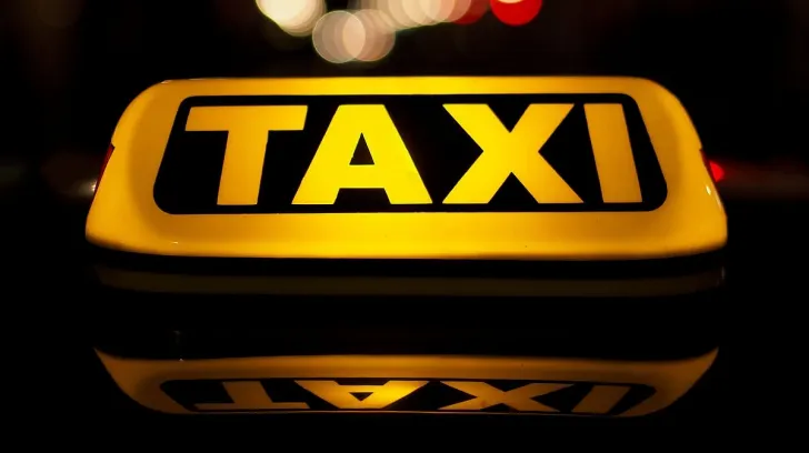 Taximetrist prins băut de polițiști, pe Șoseaua Alba Iulia
