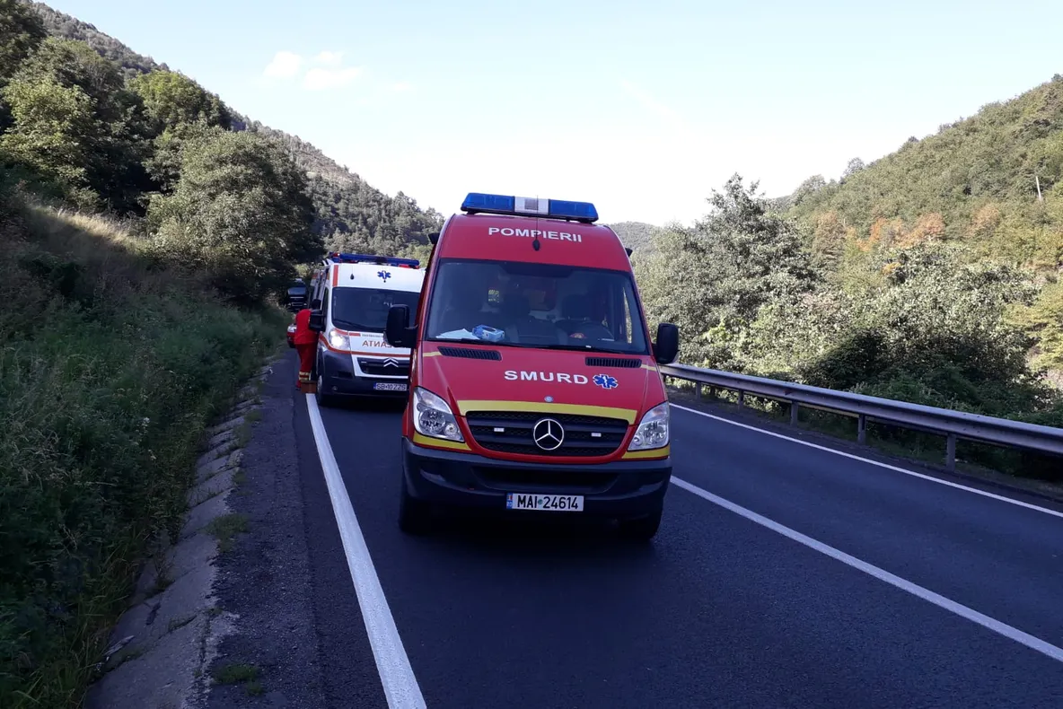 Accident pe Valea Oltului. Opt persoane rănite, două la spital