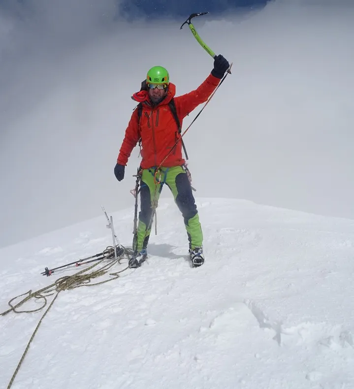 Trupul neînsuflețit al alpinistului Zsolt Torok a fost coborât de pe munte și dus la Serviciul de Medicină Legală Sibiu