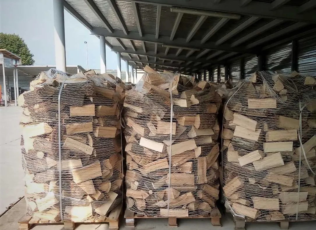 Romsilva pune la dispoziția oamenilor 272.961,98 metri cubi de lemn de foc