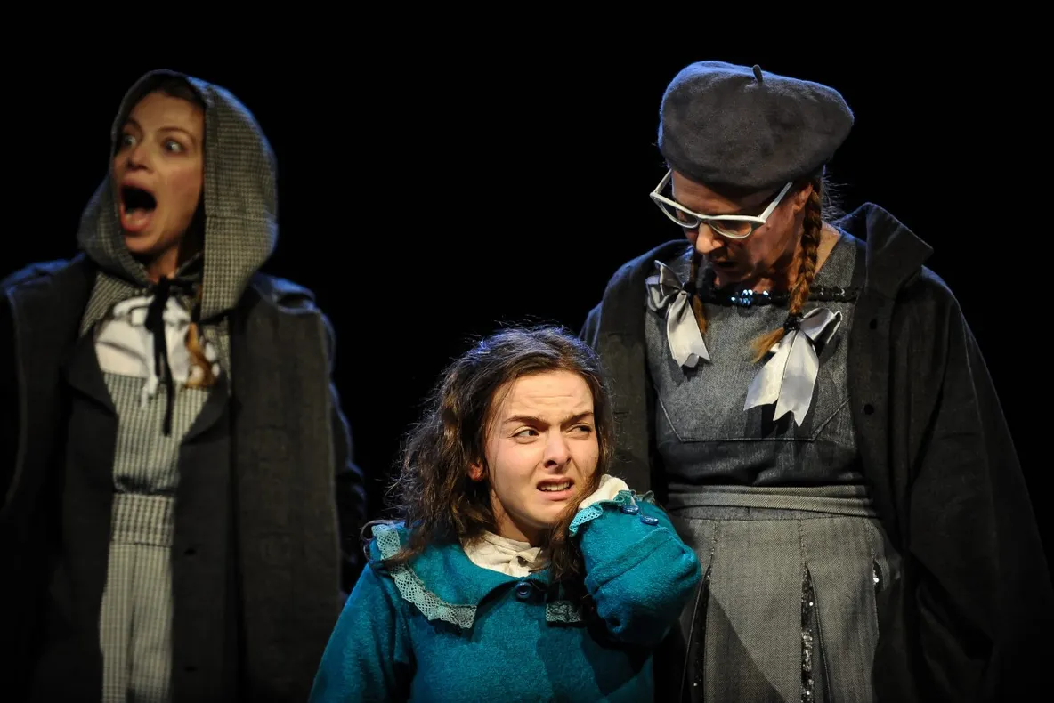 Înapoi la școală și la teatrul Gong care își redeschide porțile