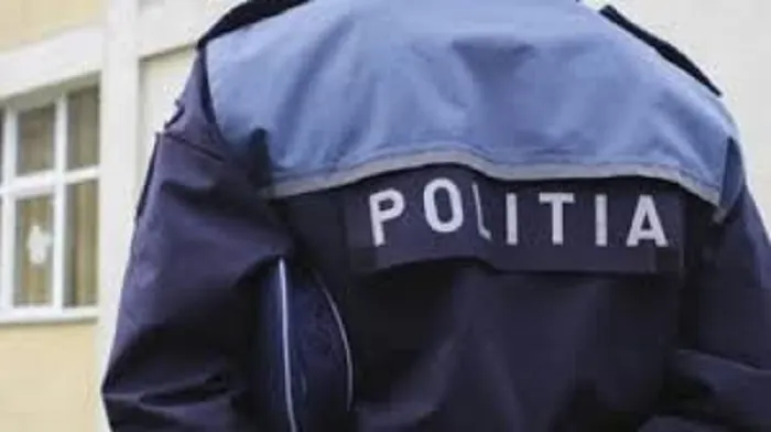 Polițist sibian, arestat la domiciliu, după ce a încercat să violeze două minore