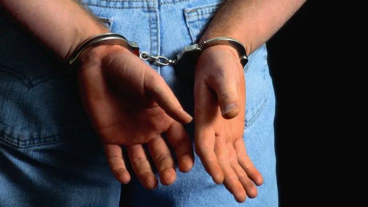 Urmărit internațional după ce a furat ceasuri în Belgia, un bărbat din Tălmaciu a fost prins acasă de polițiști