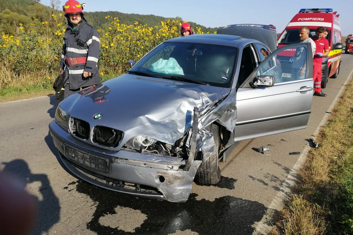 Trei mașini implicate într-un accident pe DJ106. O persoană rănită.