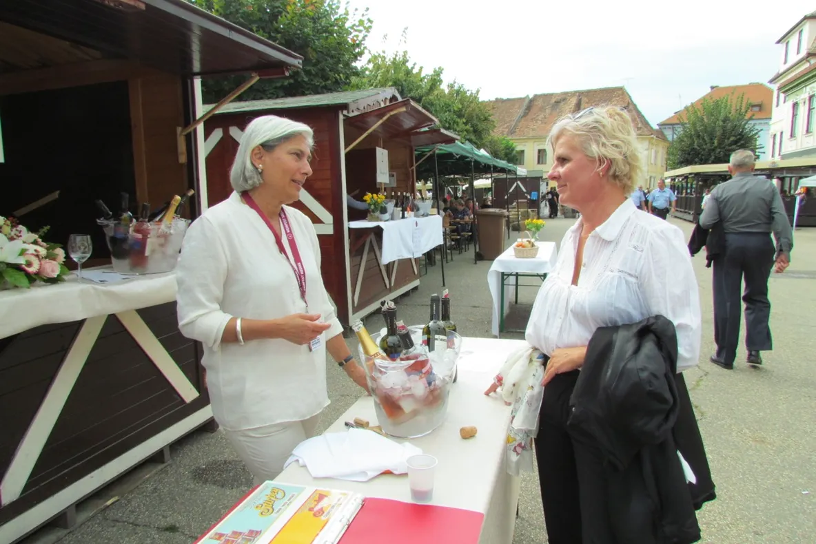 O istorie de 800 de ani a vinului regăsită la festivalul Weinfest de la Mediaș