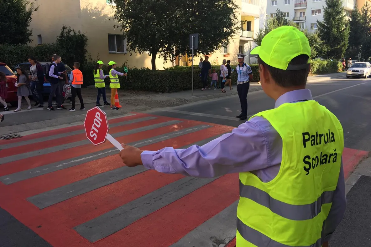 Polițiștii au început seria de activități de educație rutieră printre tineri